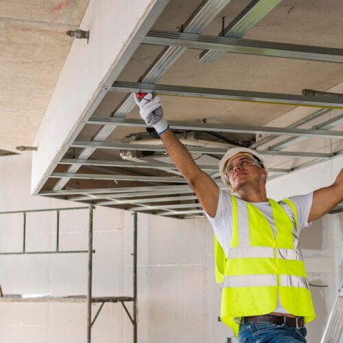 Leasing odzieży roboczej: Dlaczego wynajem ubrań roboczych to przyszłość dla firm?